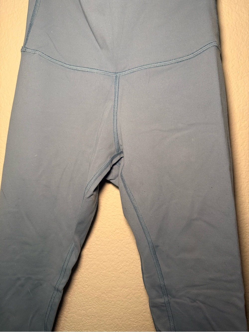 Lululemon High Rise 23” Crop Leggings Blue Gray Size 2 - Picture 2 of 5